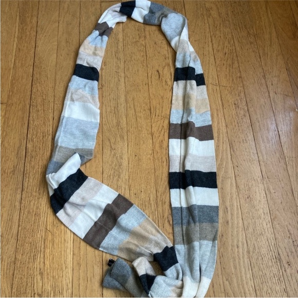 GAP stripe Scarf - Picture 6 of 6